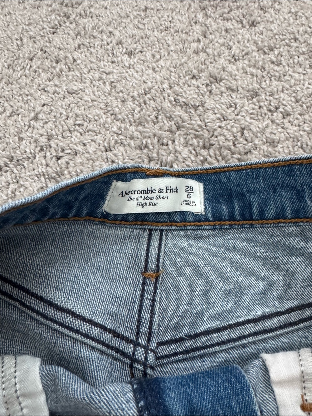 Abercrombie & Fitch Women's High Rise 4 Inch Mom Shorts - Picture 3 of 4